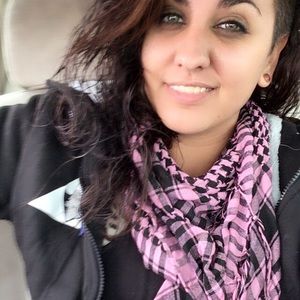 Meet your Posher, Donita